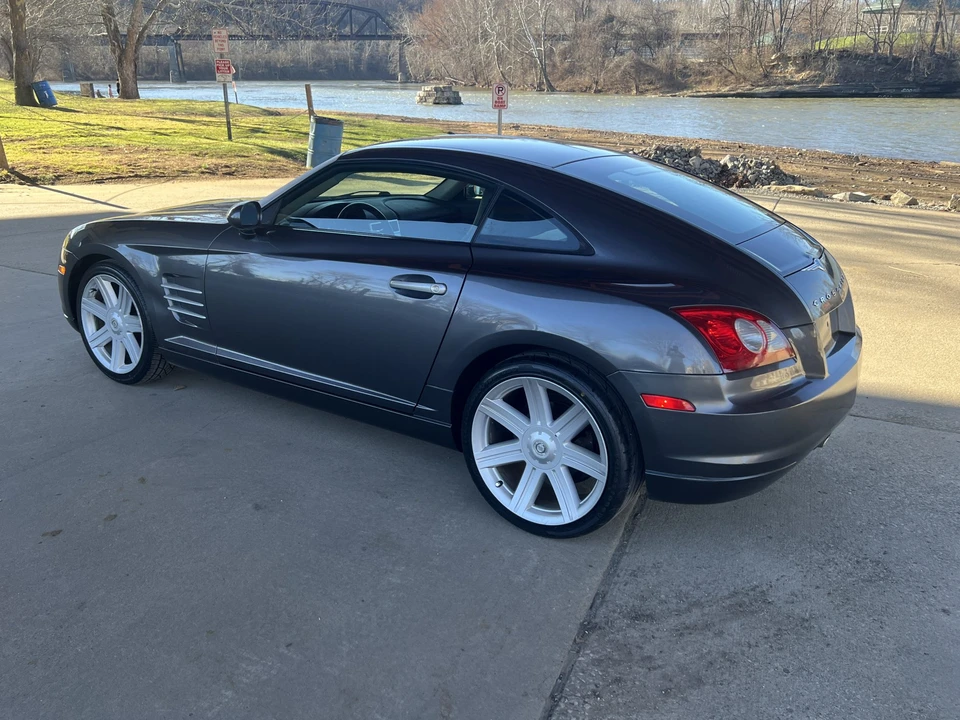 2005 Chrysler Crossfire - Image 24 of 31
