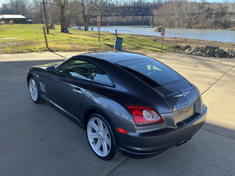 2005 Chrysler Crossfire - Image 26 of 31