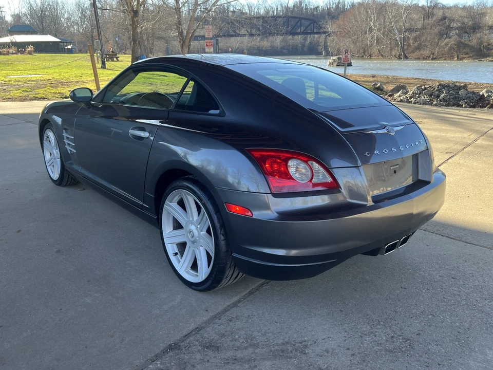 2005 Chrysler Crossfire - Image 27 of 31