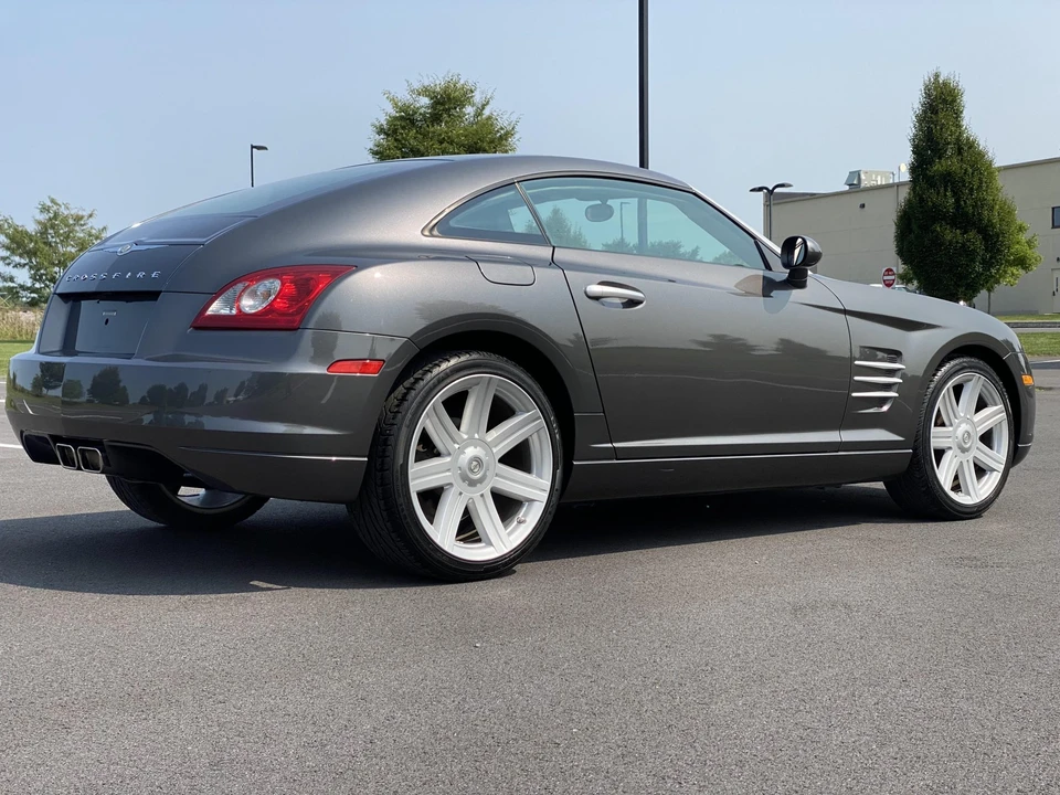 2005 Chrysler Crossfire - Image 15 of 31