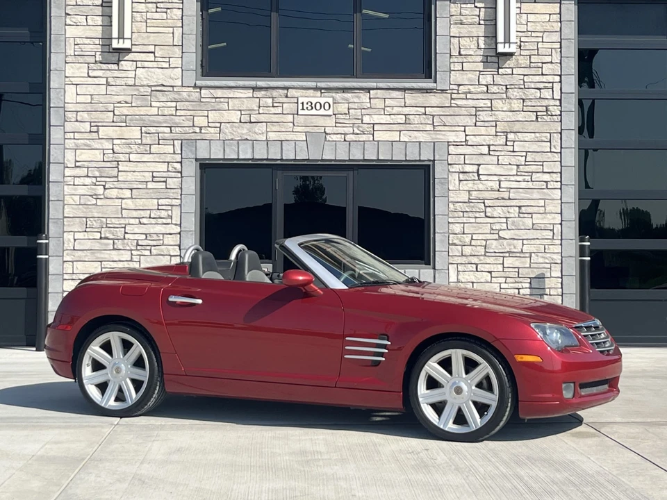 2005 Chrysler Crossfire - Image 2 of 31