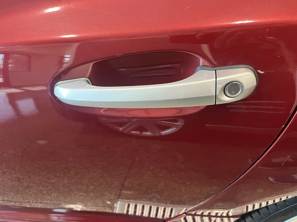 2005 Chrysler Crossfire - Image 28 of 31