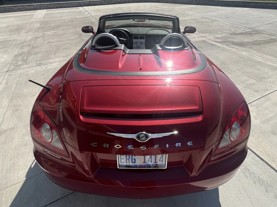 2005 Chrysler Crossfire - Image 5 of 31
