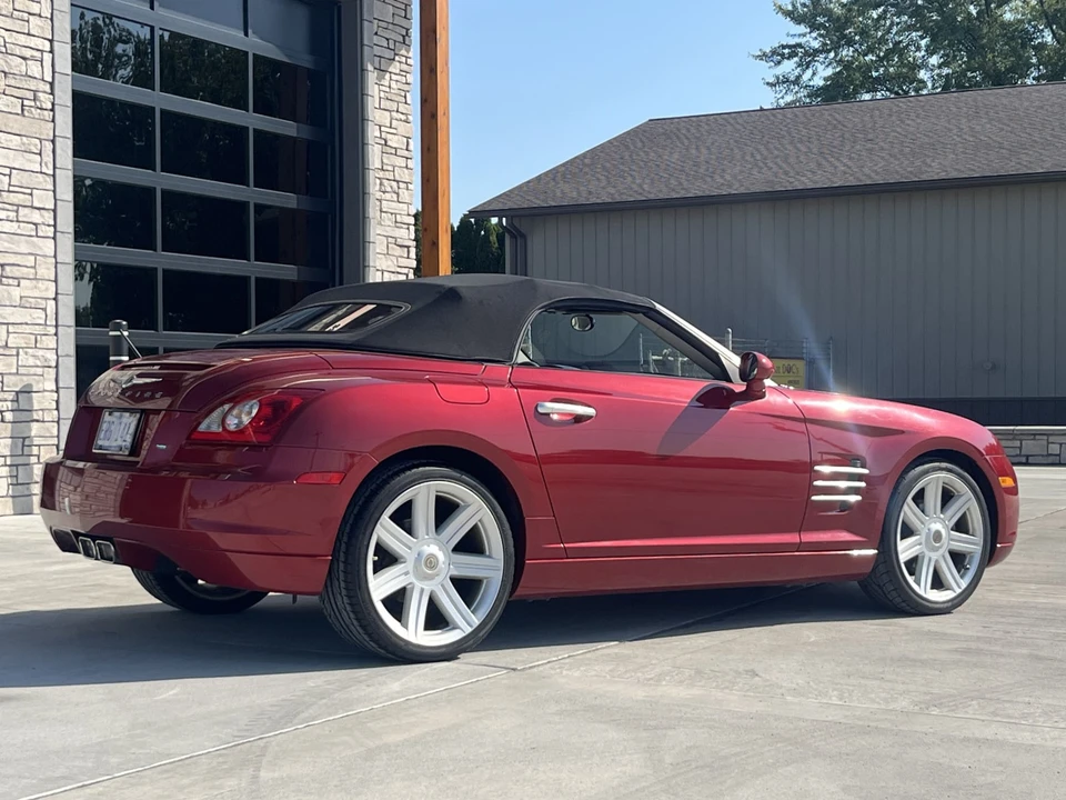 2005 Chrysler Crossfire - Image 10 of 31