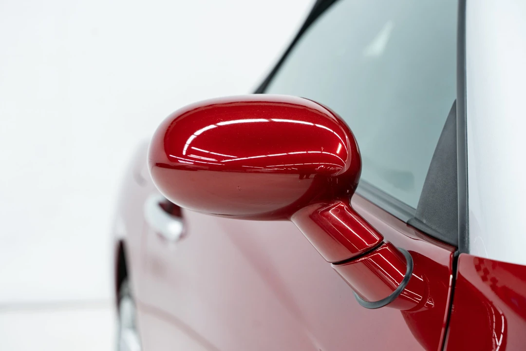 2005 Chrysler Crossfire - Image 23 of 31