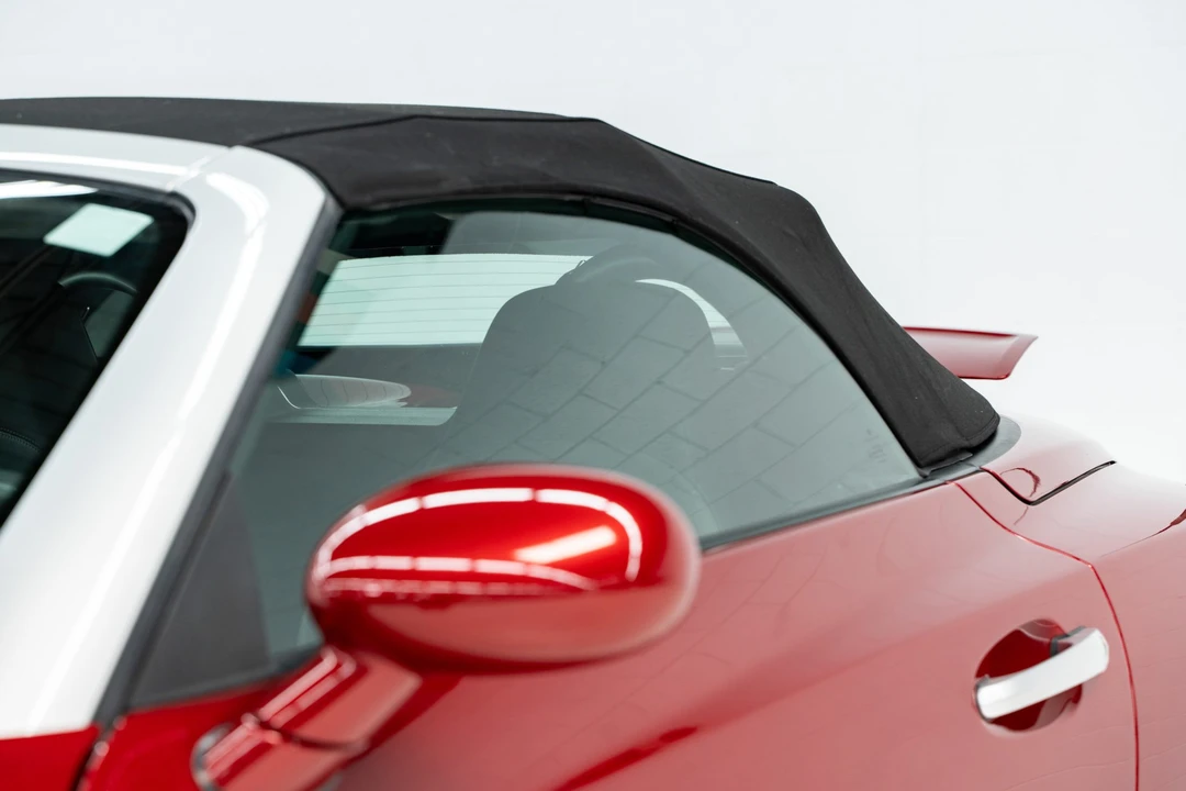 2005 Chrysler Crossfire - Image 30 of 31