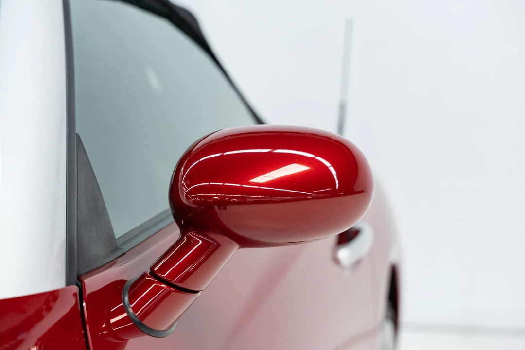 2005 Chrysler Crossfire - Image 24 of 31