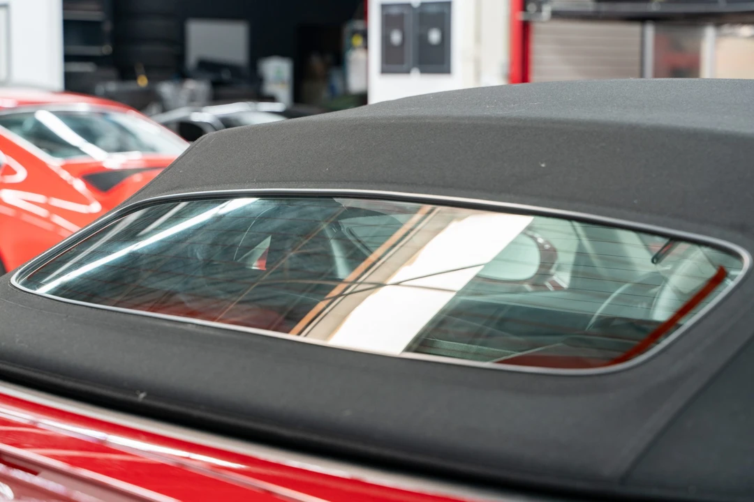 2005 Chrysler Crossfire - Image 27 of 31
