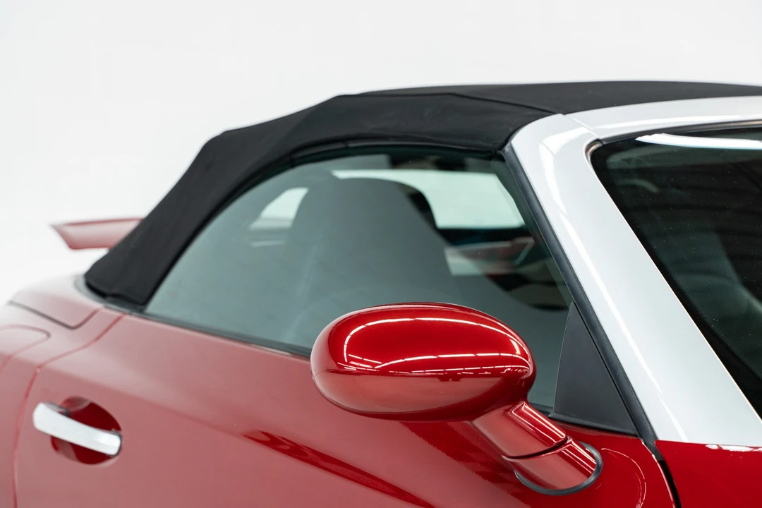 2005 Chrysler Crossfire - Image 29 of 31