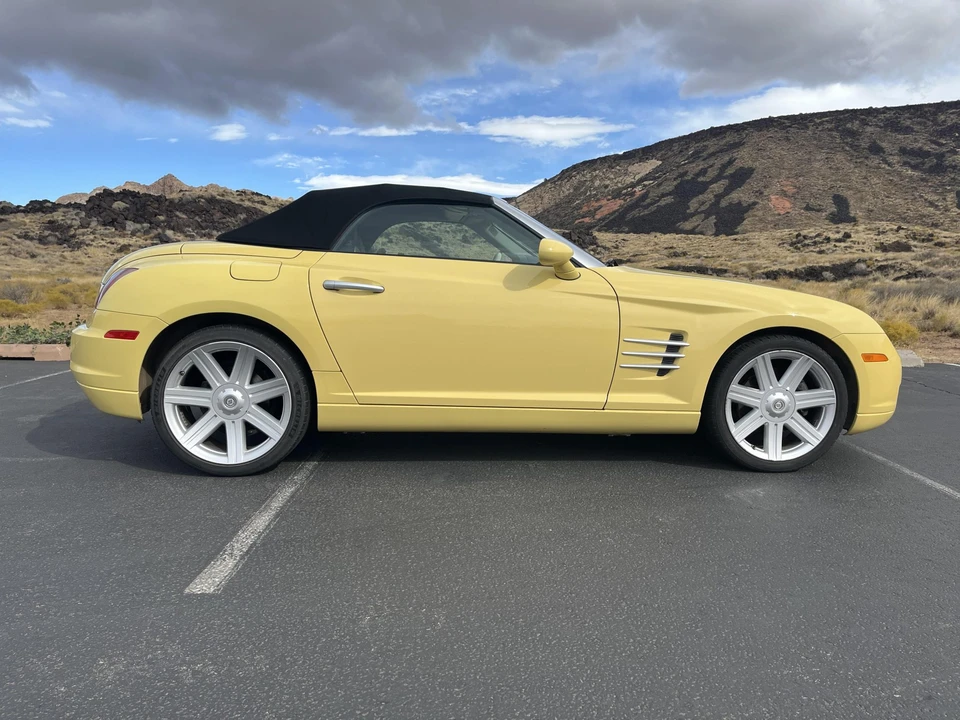 2005 Chrysler Crossfire - Image 25 of 31