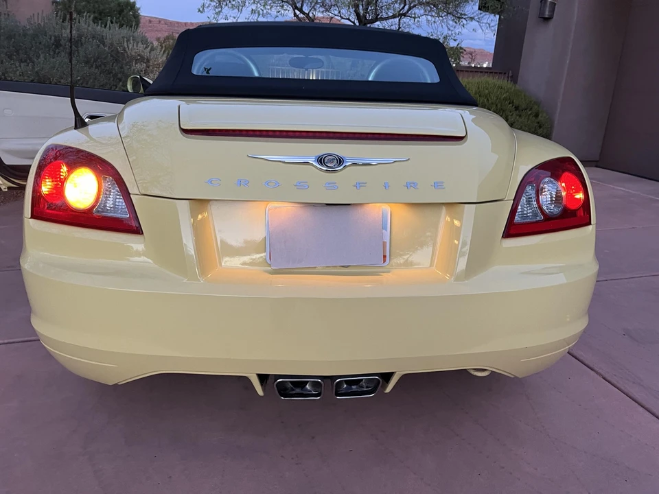 2005 Chrysler Crossfire - Image 22 of 31