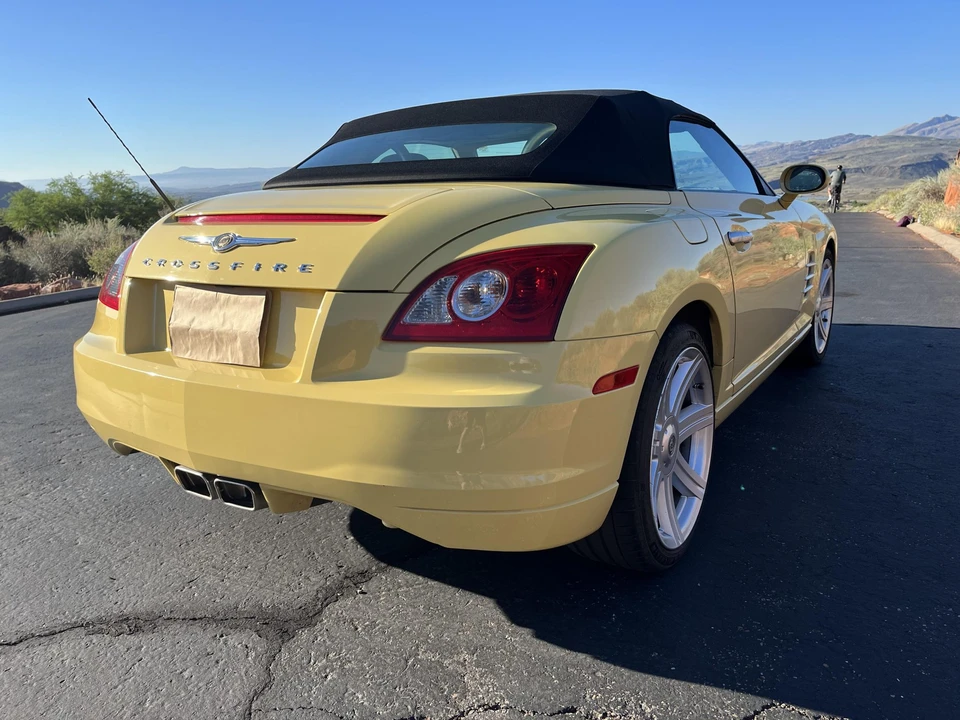 2005 Chrysler Crossfire - Image 23 of 31