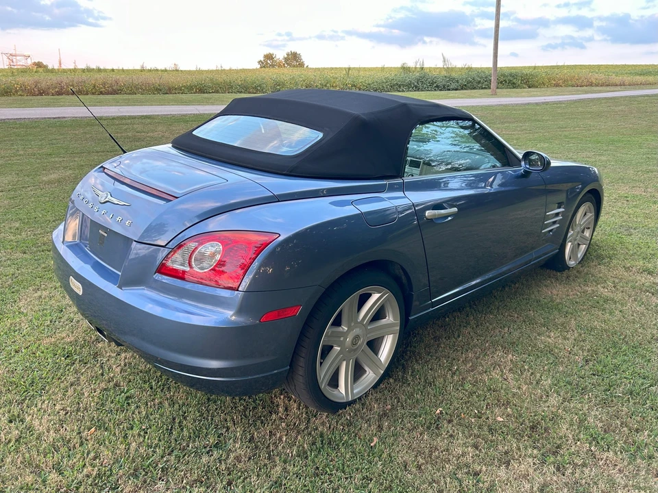 2005 Chrysler Crossfire - Image 6 of 31