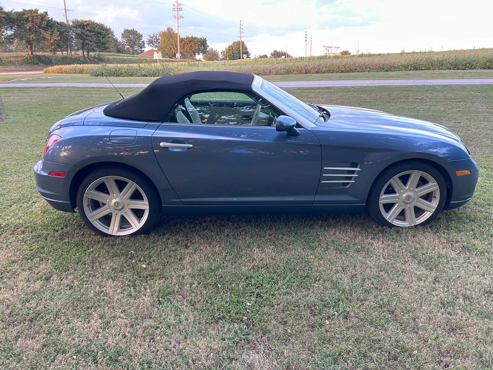 2005 Chrysler Crossfire - Image 7 of 31