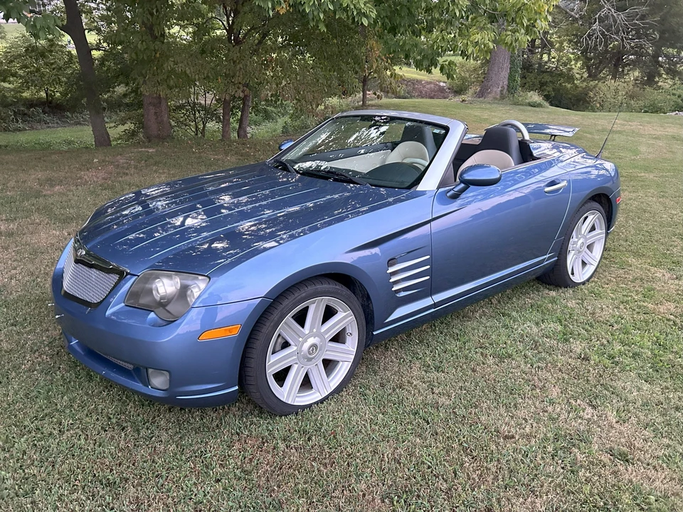 2005 Chrysler Crossfire - Image 10 of 31