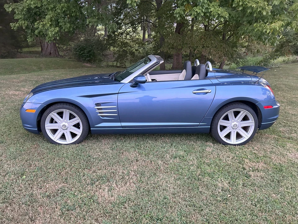 2005 Chrysler Crossfire - Image 11 of 31