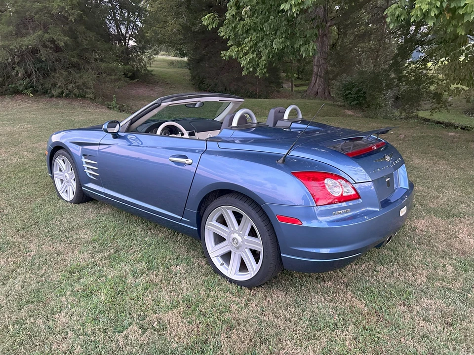 2005 Chrysler Crossfire - Image 12 of 31