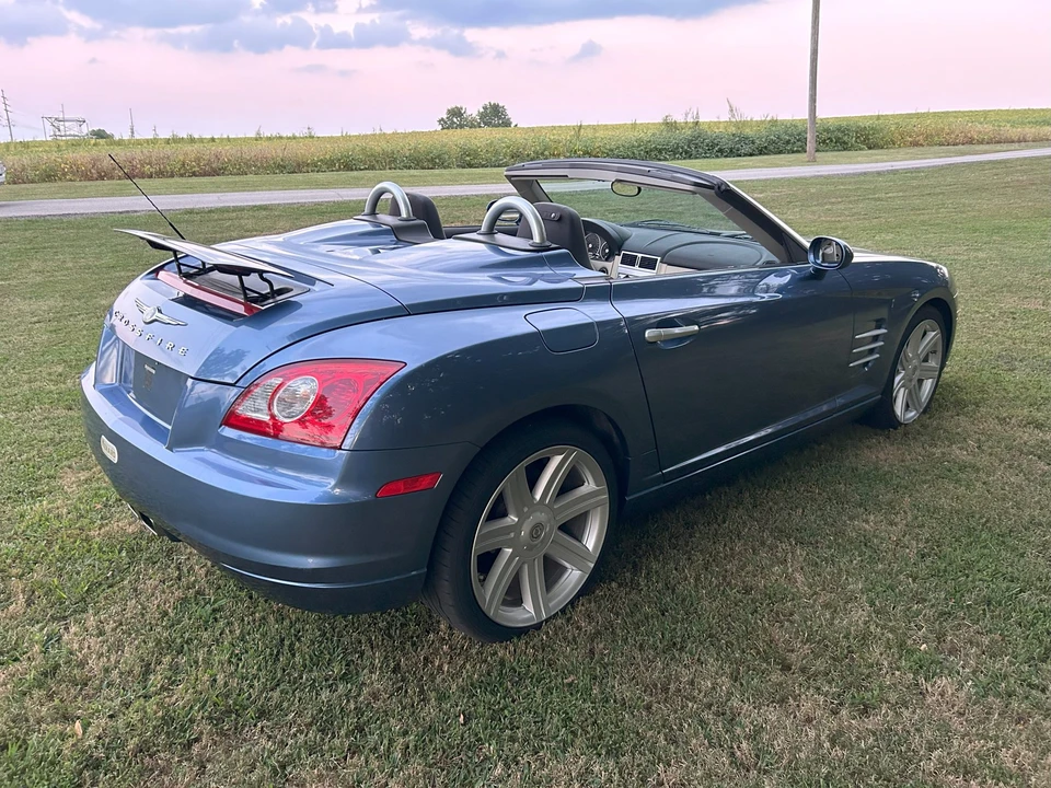 2005 Chrysler Crossfire - Image 14 of 31