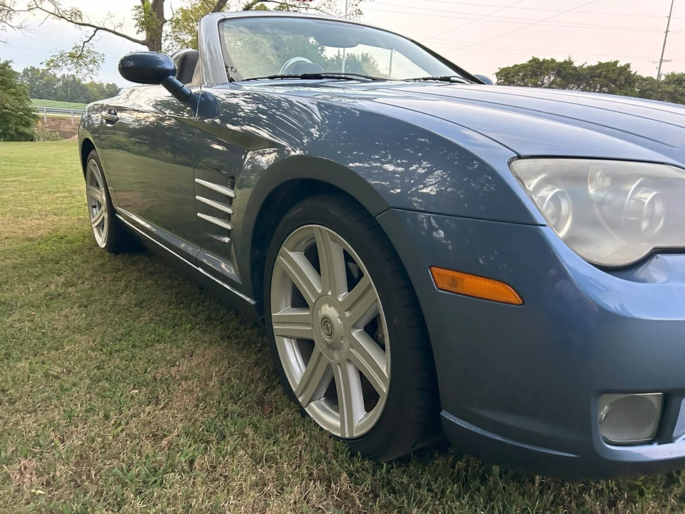 2005 Chrysler Crossfire - Image 18 of 31