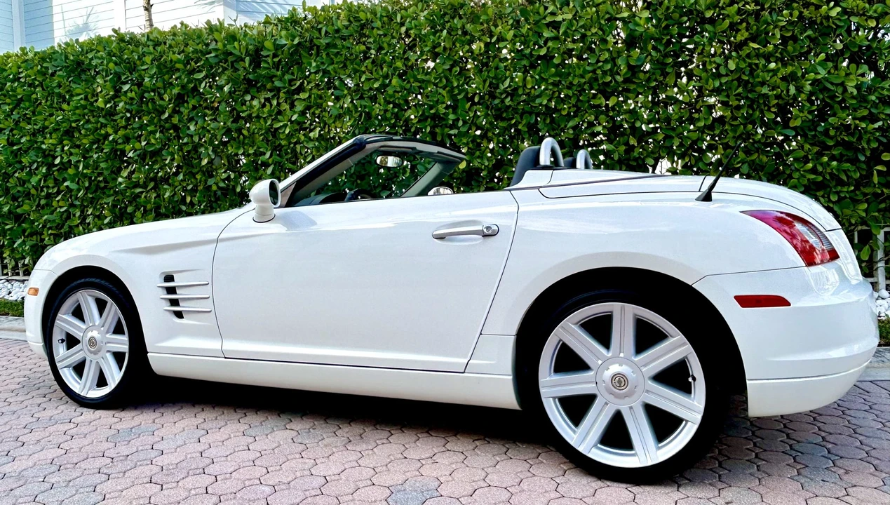 2005 Chrysler Crossfire - Image 21 of 31