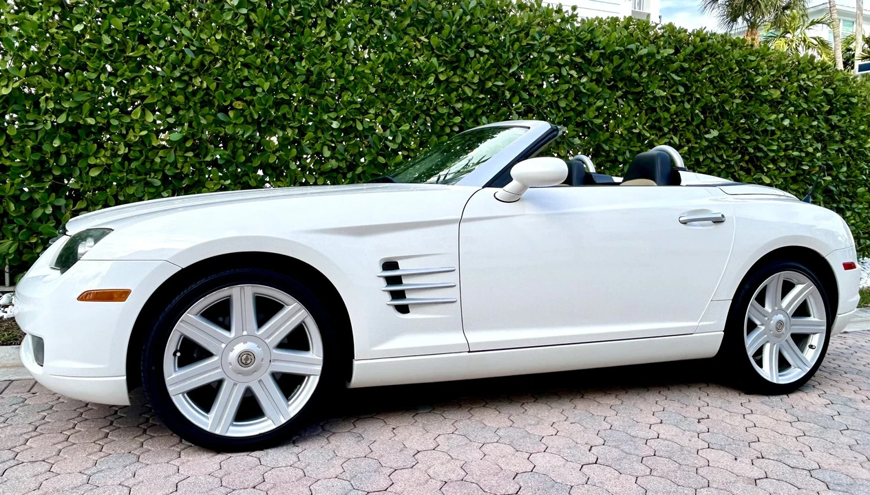 2005 Chrysler Crossfire - Image 3 of 31