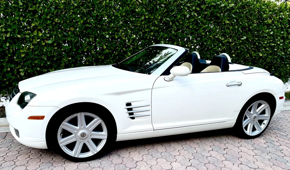 2005 Chrysler Crossfire - Image 4 of 31