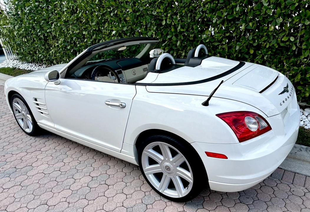 2005 Chrysler Crossfire - Image 19 of 31
