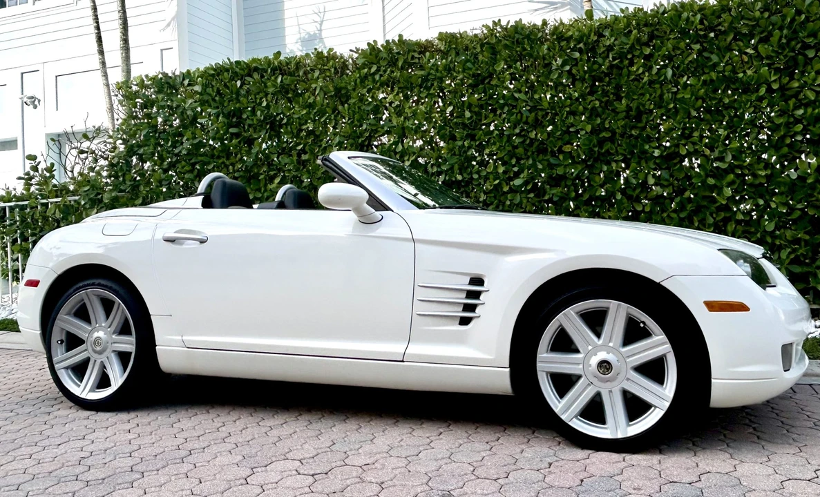 2005 Chrysler Crossfire - Image 10 of 31