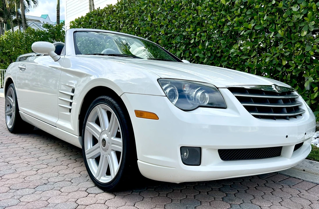 2005 Chrysler Crossfire - Image 7 of 31