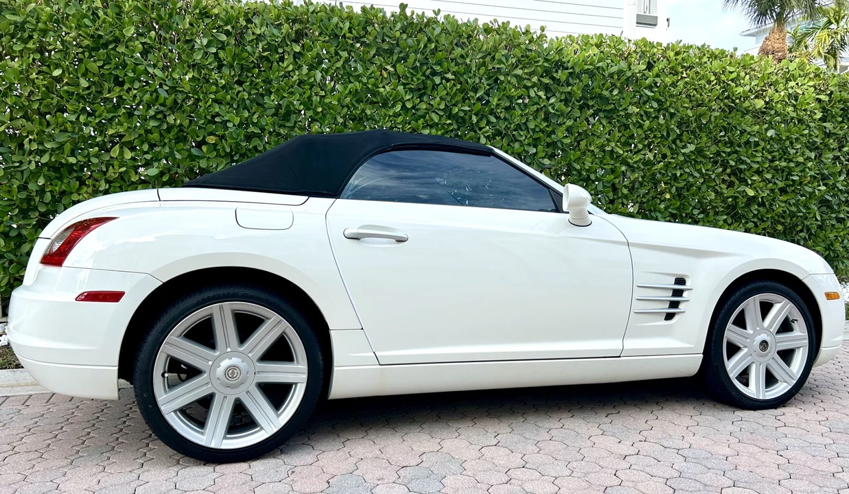2005 Chrysler Crossfire - Image 29 of 31
