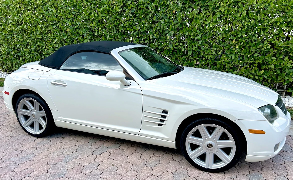 2005 Chrysler Crossfire - Image 27 of 31
