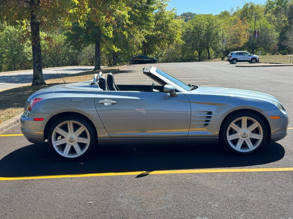 2005 Chrysler Crossfire - Image 8 of 31