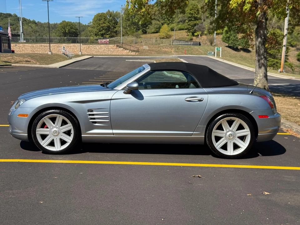 2005 Chrysler Crossfire - Image 12 of 31