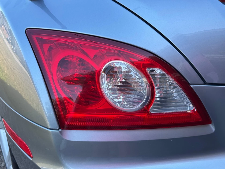 2005 Chrysler Crossfire - Image 24 of 31