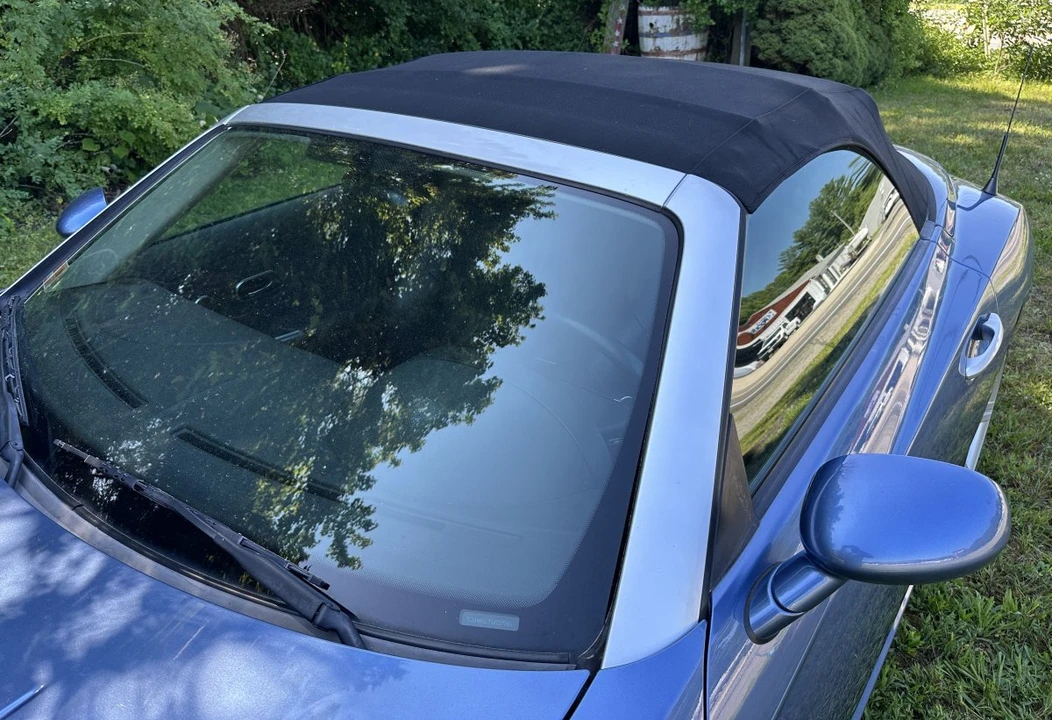 2005 Chrysler Crossfire - Image 29 of 31