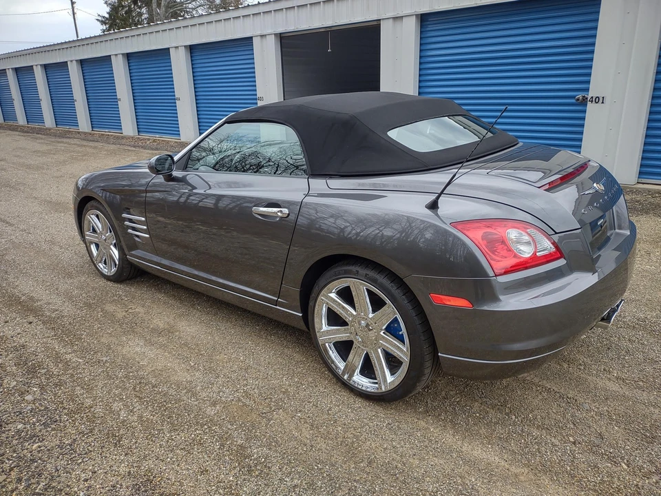 2005 Chrysler Crossfire - Image 10 of 31
