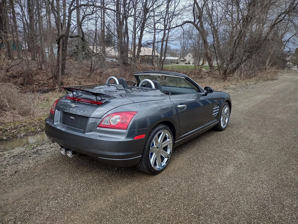 2005 Chrysler Crossfire - Image 16 of 31