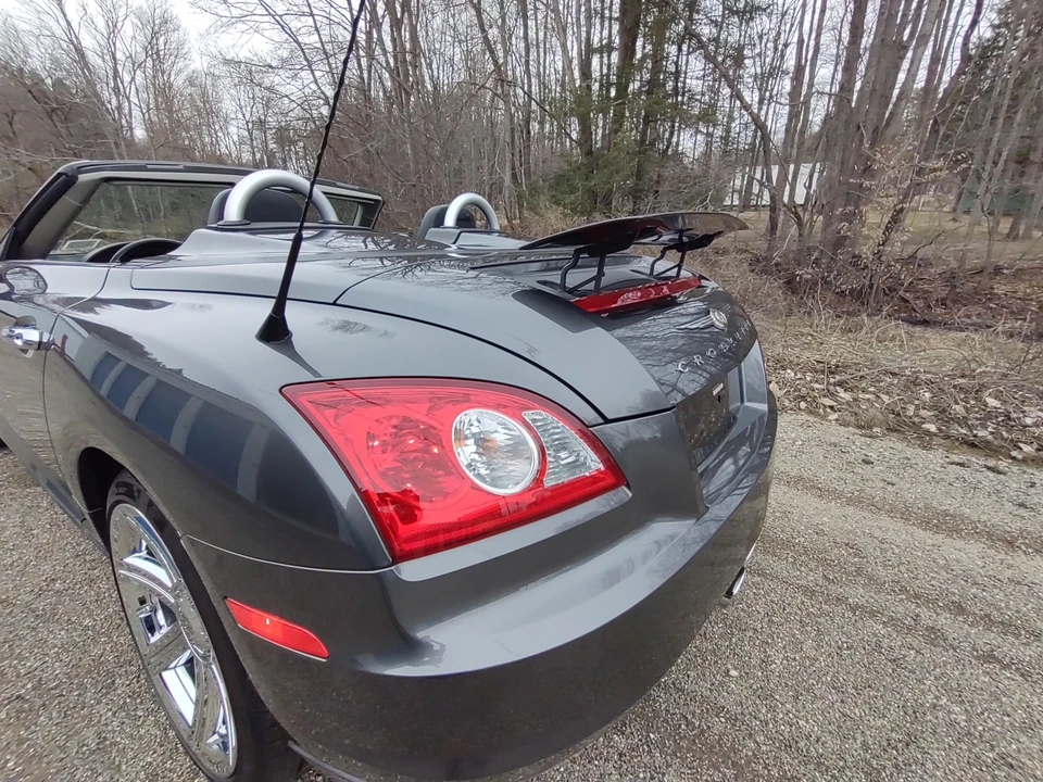 2005 Chrysler Crossfire - Image 28 of 31