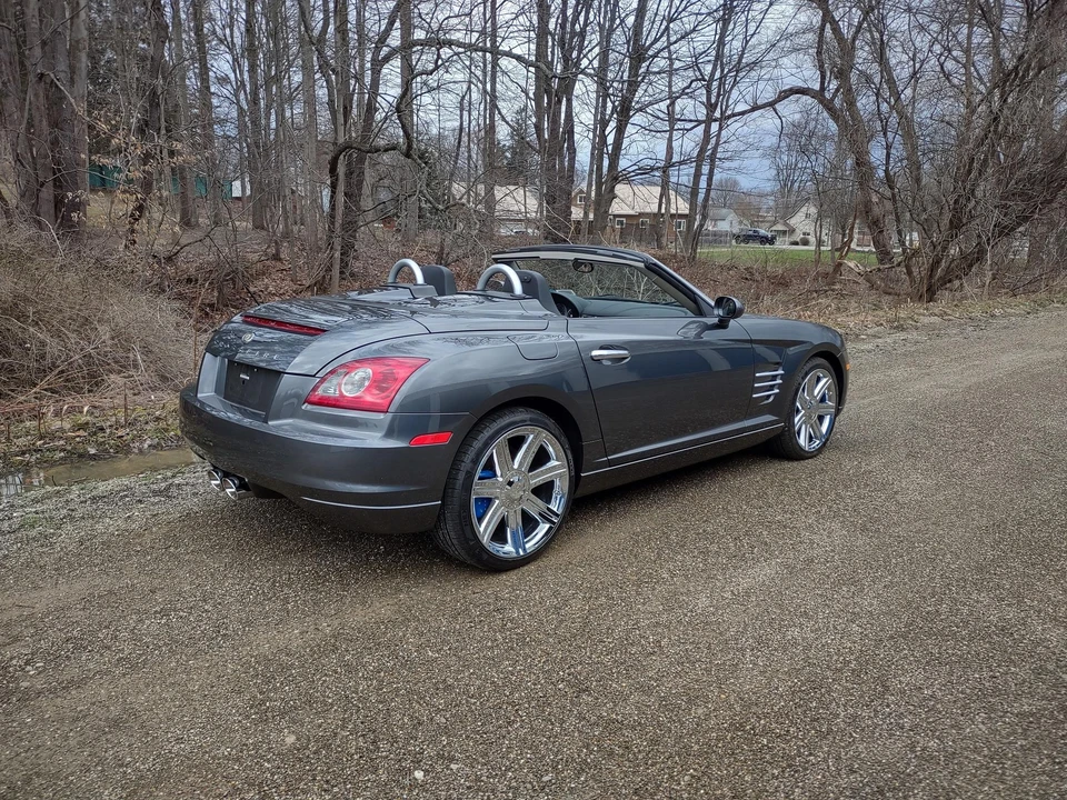 2005 Chrysler Crossfire - Image 17 of 31