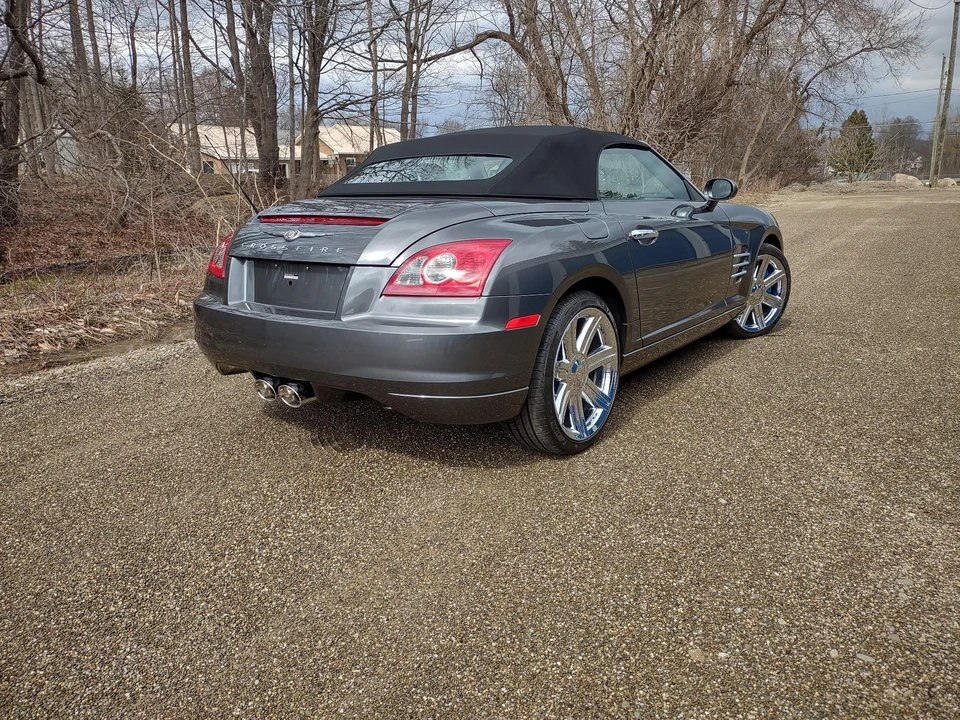 2005 Chrysler Crossfire - Image 15 of 31
