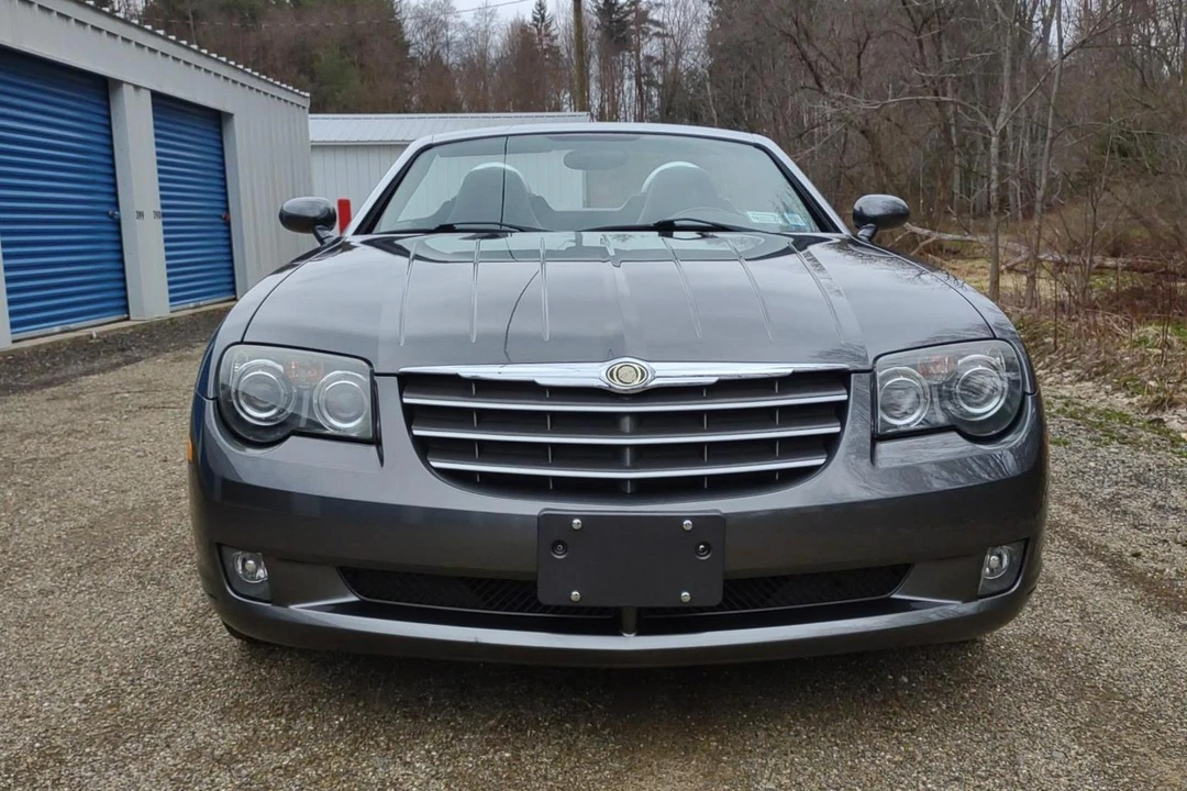 2005 Chrysler Crossfire - Image 2 of 31