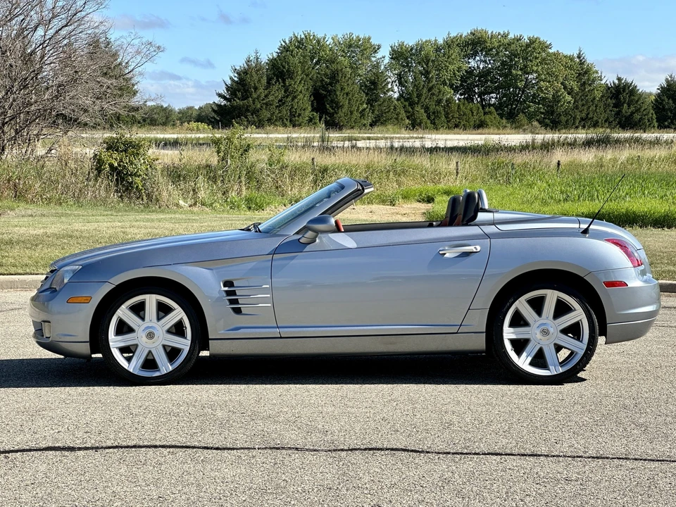 2005 Chrysler Crossfire - Image 9 of 31