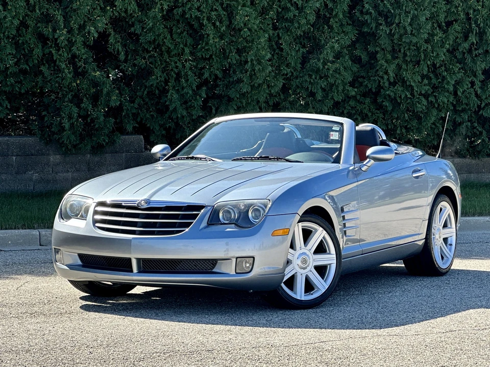 2005 Chrysler Crossfire - Image 2 of 31