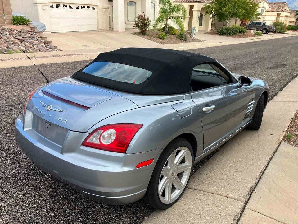 2005 Chrysler Crossfire - Image 8 of 31