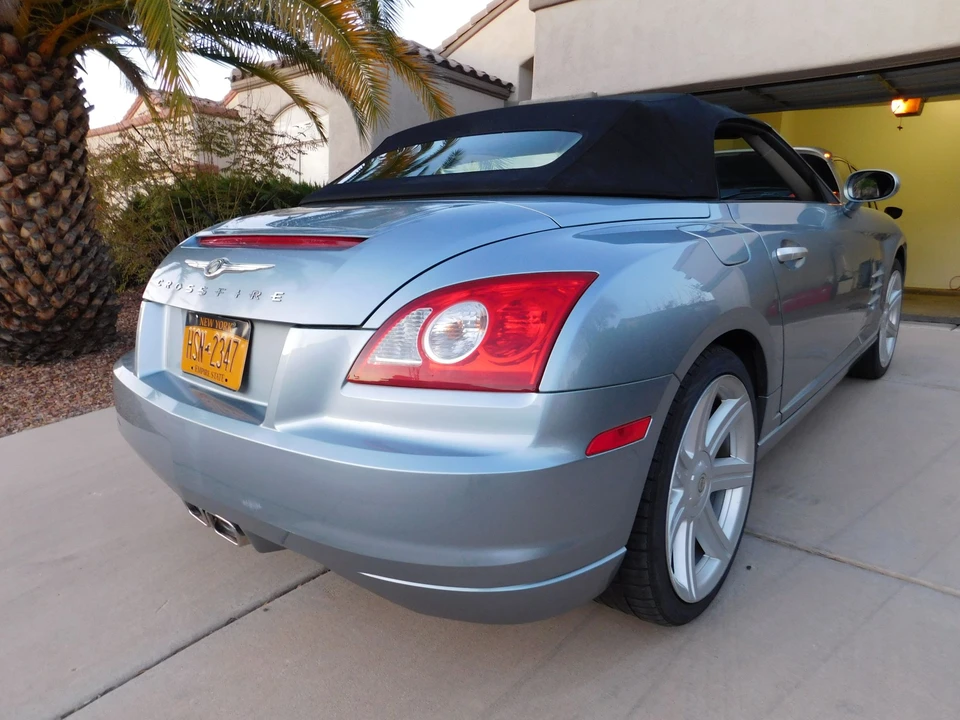 2005 Chrysler Crossfire - Image 9 of 31
