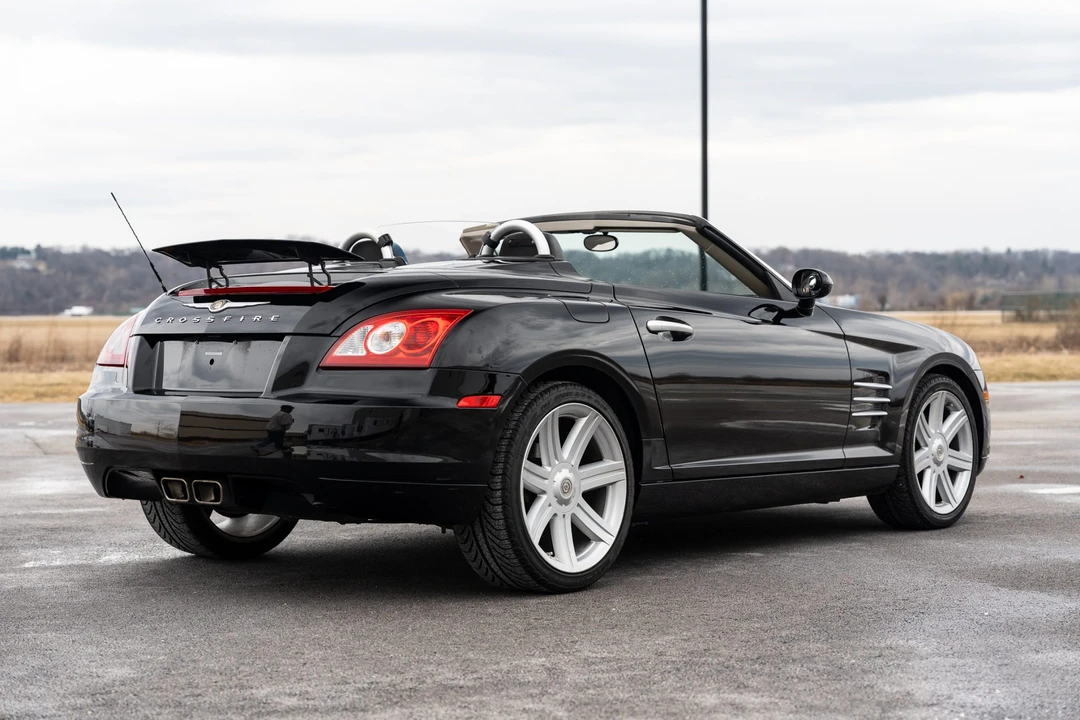 2005 Chrysler Crossfire - Image 10 of 31