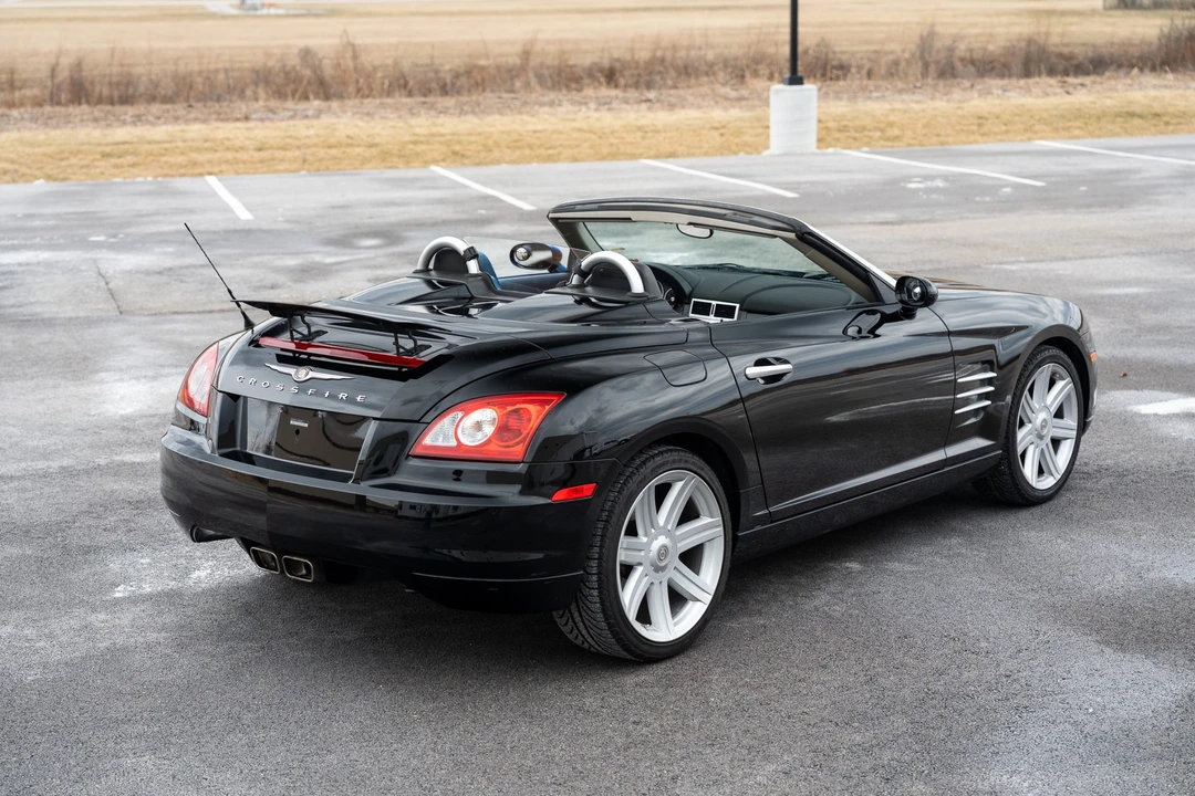 2005 Chrysler Crossfire - Image 11 of 31