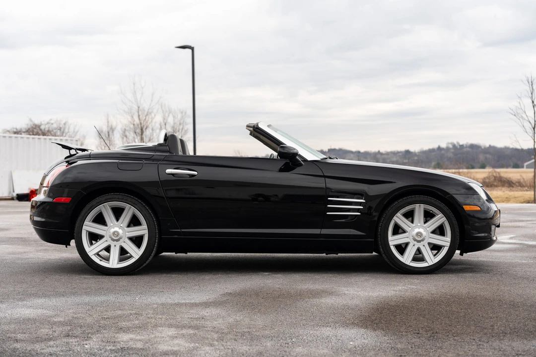 2005 Chrysler Crossfire - Image 12 of 31