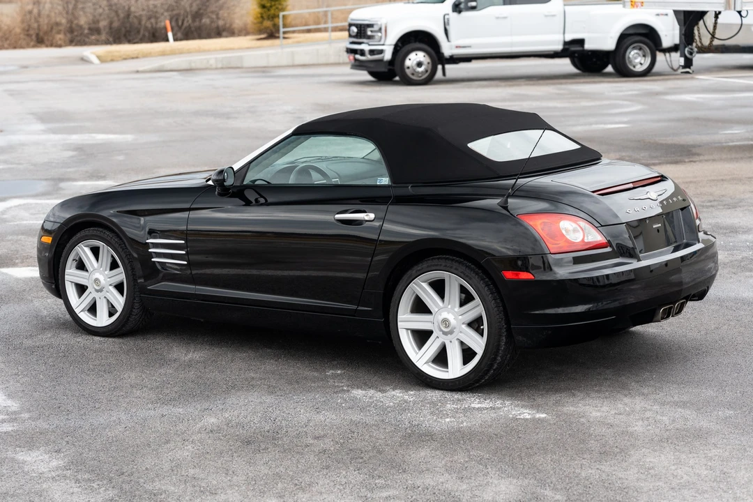 2005 Chrysler Crossfire - Image 23 of 31
