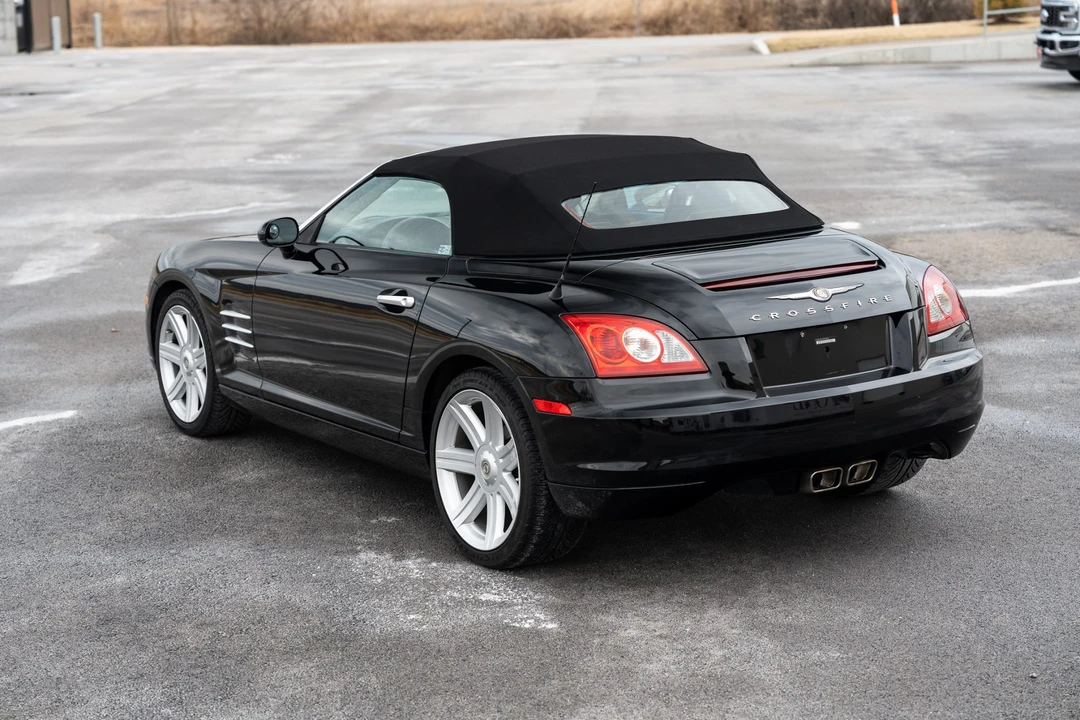 2005 Chrysler Crossfire - Image 25 of 31